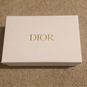 DIOR GIFT BOX - perfect for the holidays!!! 🎄